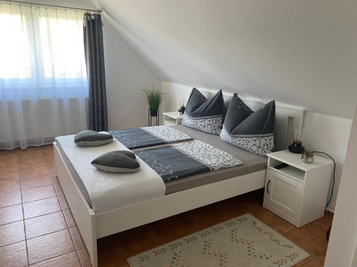 Munkacsy Apartmanok Balatonfenyves Luaran gambar
