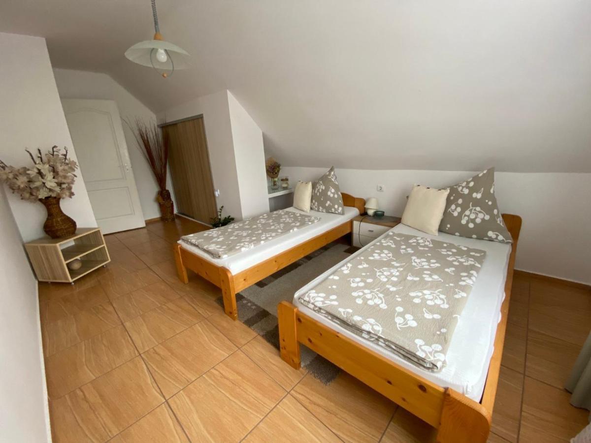Munkacsy Apartmanok Balatonfenyves Luaran gambar