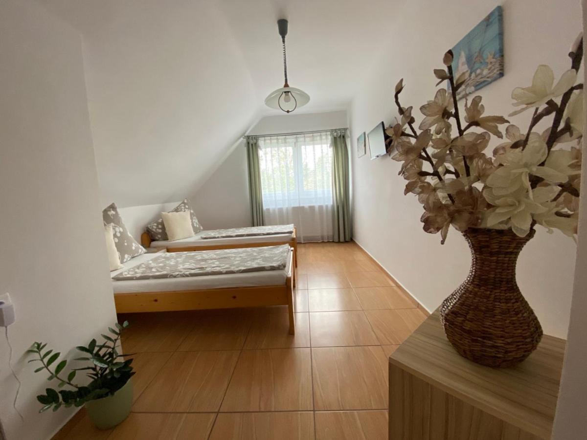 Munkacsy Apartmanok Balatonfenyves Luaran gambar