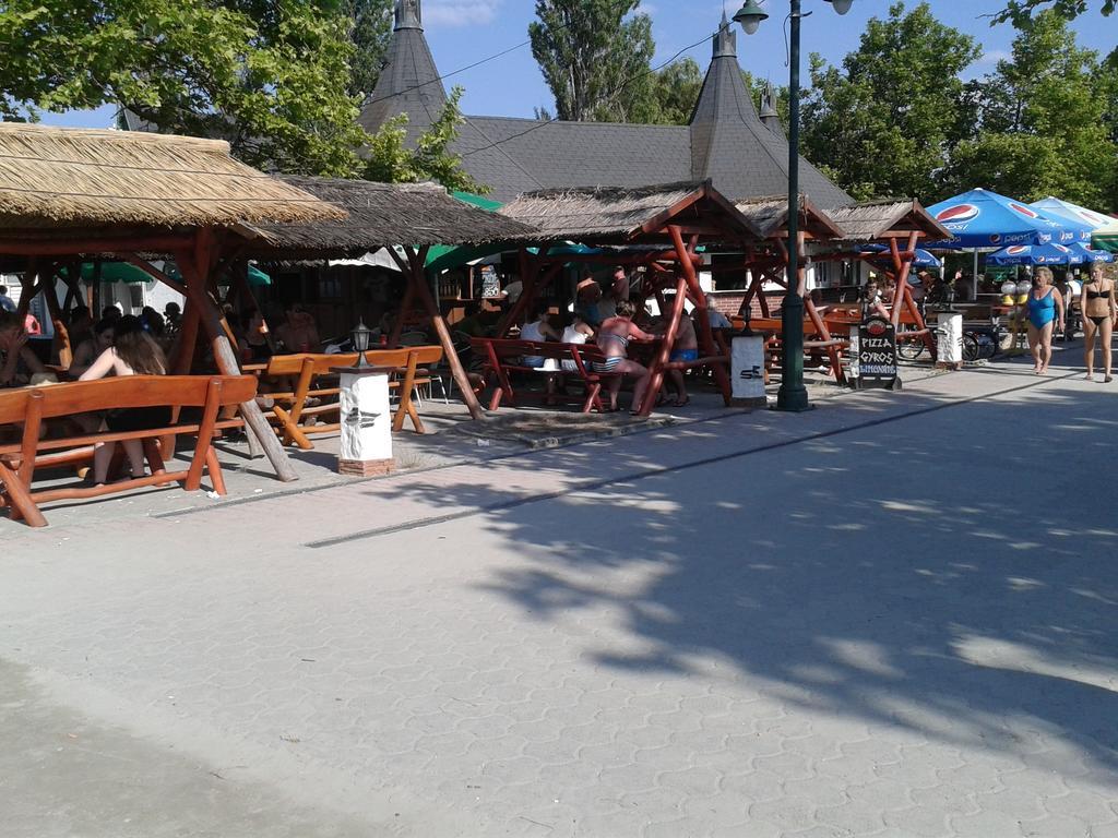 Munkacsy Apartmanok Balatonfenyves Luaran gambar