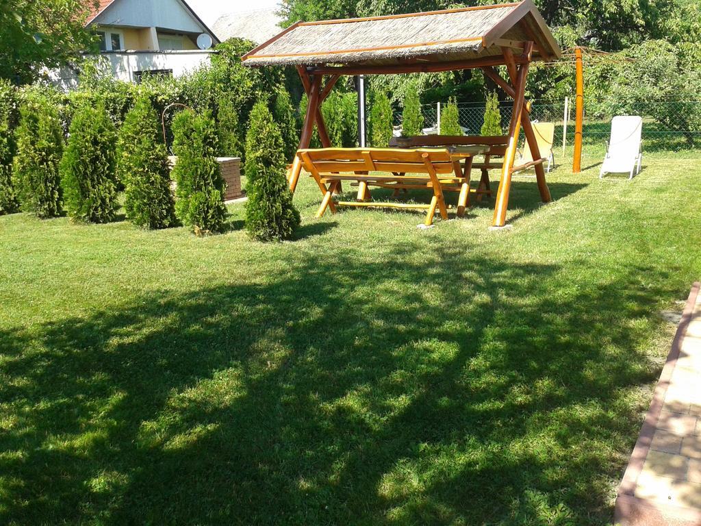 Munkacsy Apartmanok Balatonfenyves Luaran gambar