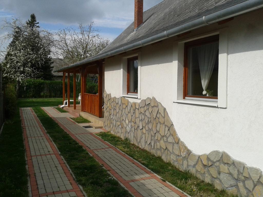 Munkacsy Apartmanok Balatonfenyves Luaran gambar